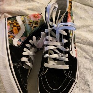 Hightop Jungle Print Vans size 7.5